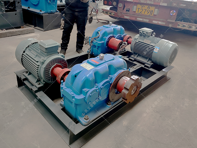 800x600中型對輥破碎機-對輥式破碎機發往廣西