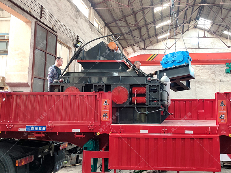 2PG1007中型液壓對輥破碎機設備發貨圖片