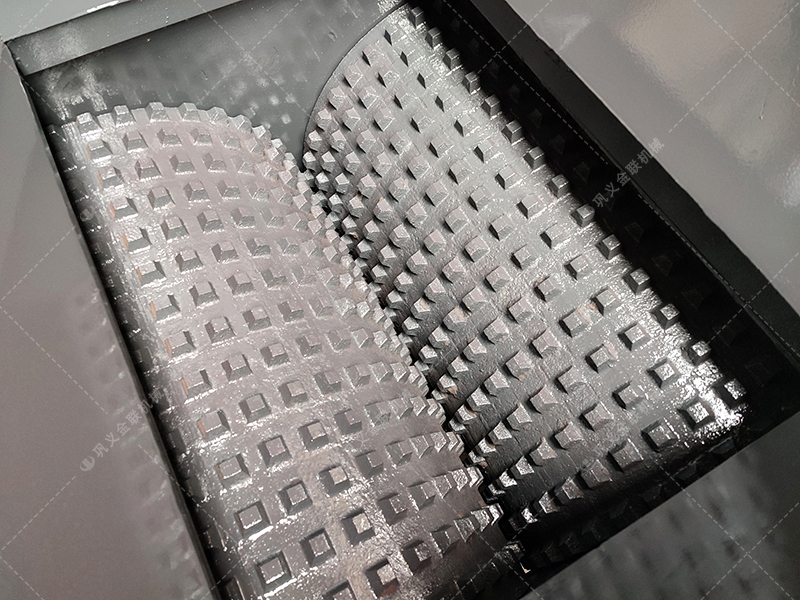 道路瀝青銑刨料用雙齒輥破碎機(jī)效果怎么樣? 道路瀝青銑刨料用雙齒輥破碎機(jī)效果怎么樣?